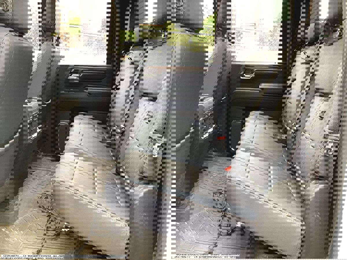 Used 2024 Chevrolet Silverado 3500 High Country w/ High Country Premium Package AWD/4WD image 9