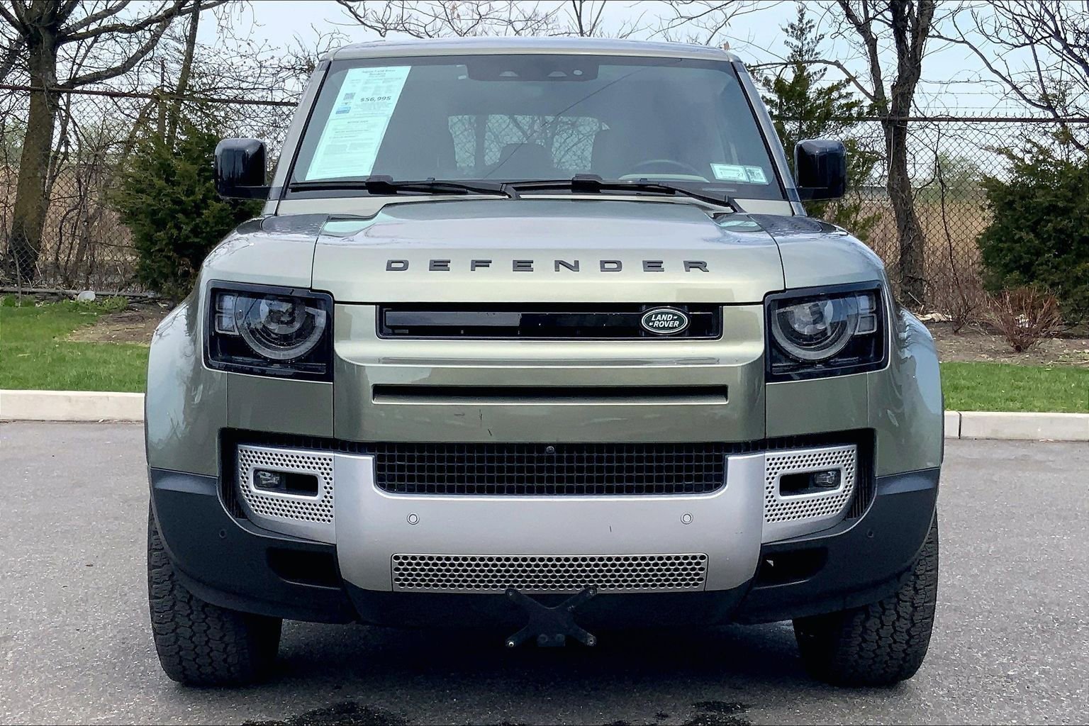 Used 2023 Land Rover Defender 110 SE image 2