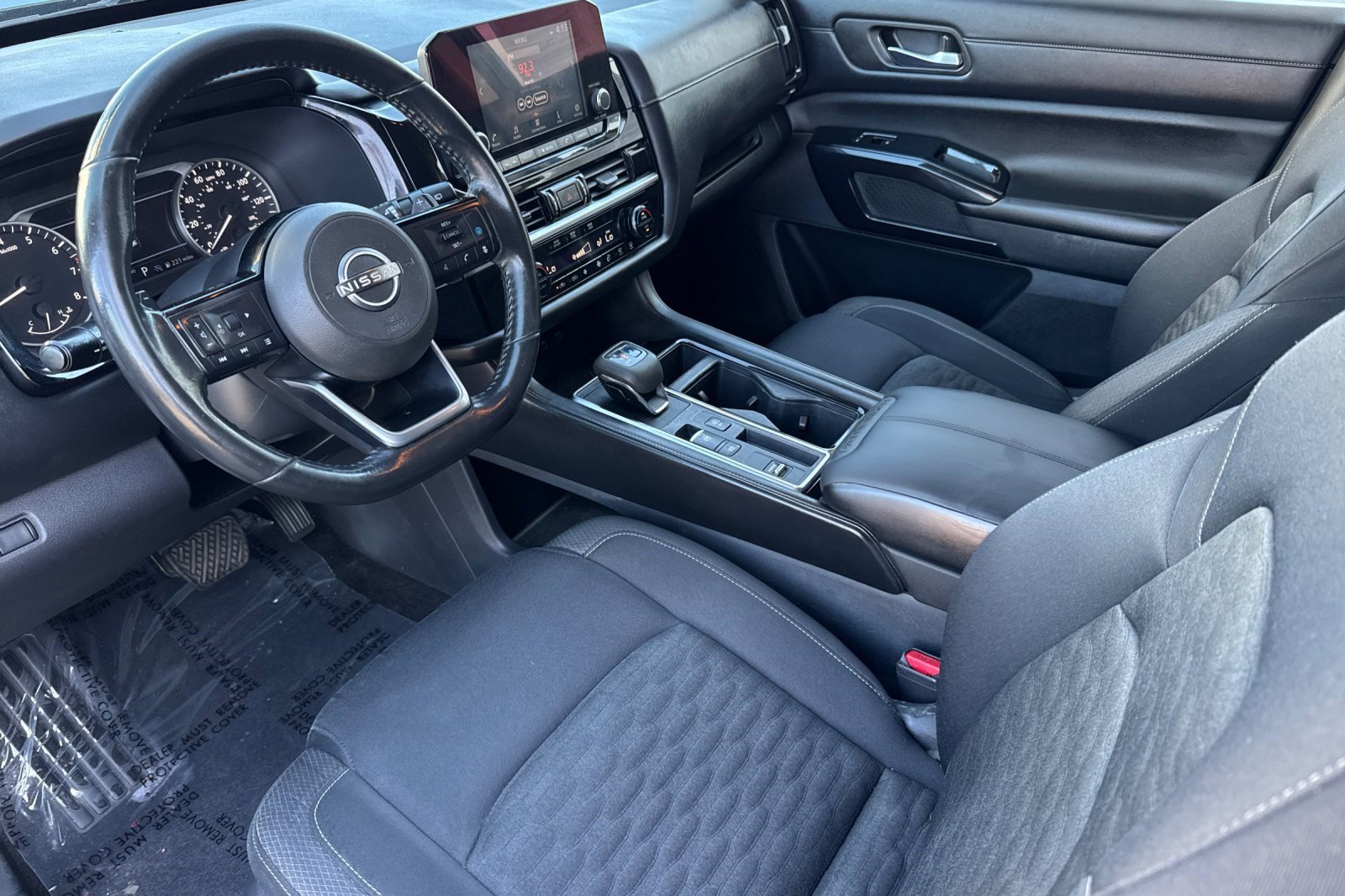 Used 2022 Nissan Pathfinder SV w/ SV Black Package FWD image 4