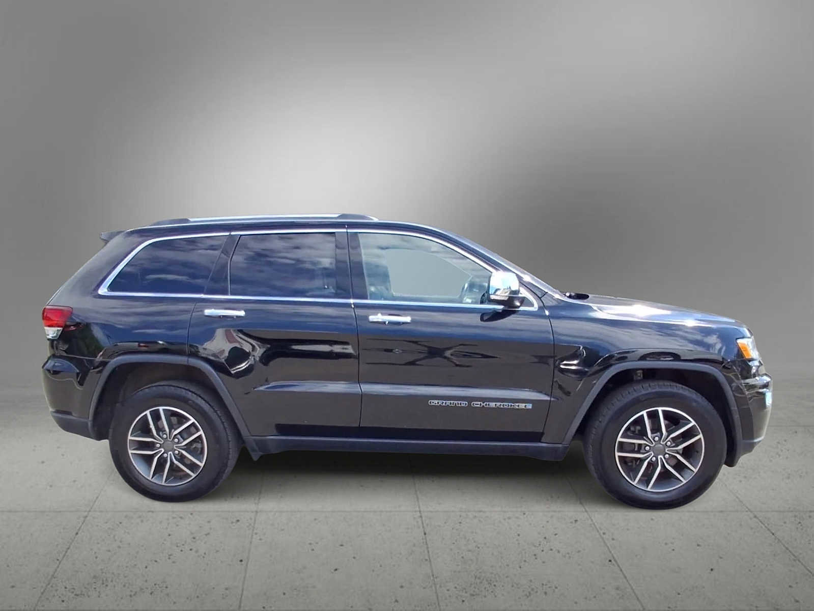 Used 2020 Jeep Grand Cherokee Limited AWD/4WD image 9