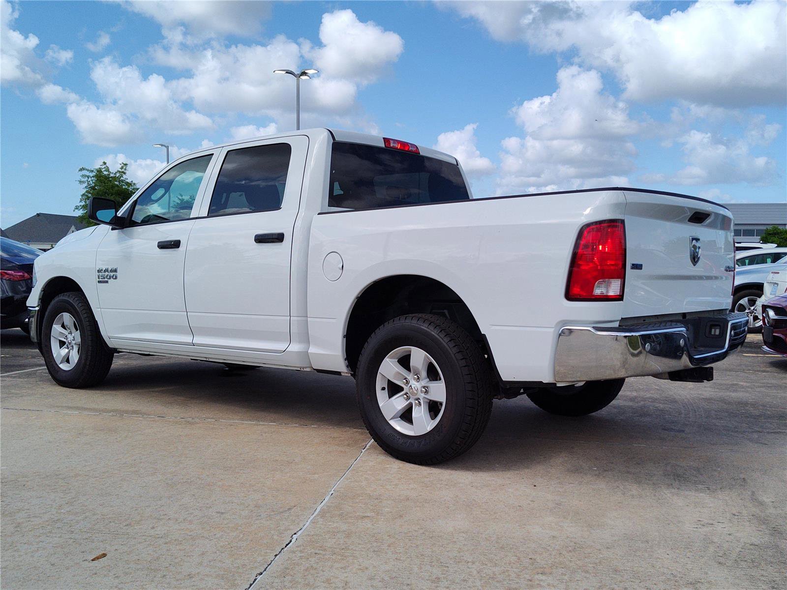 Used 2022 RAM 1500 Classic SLT w/ Electronics Group AWD/4WD image 4