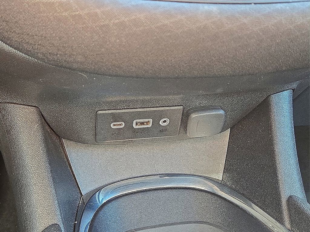 Used 2023 Chevrolet Malibu LT image 30