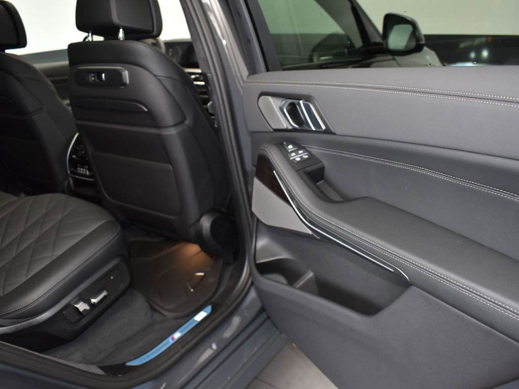 Used 2026 BMW X7 xDrive40i w/ Executive Package AWD/4WD image 22