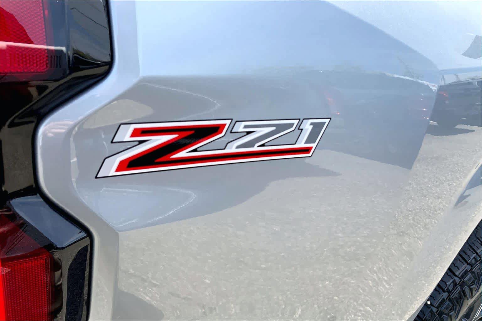Used 2023 Chevrolet Colorado Z71 w/ Z71 Convenience Package 2 AWD/4WD image 10