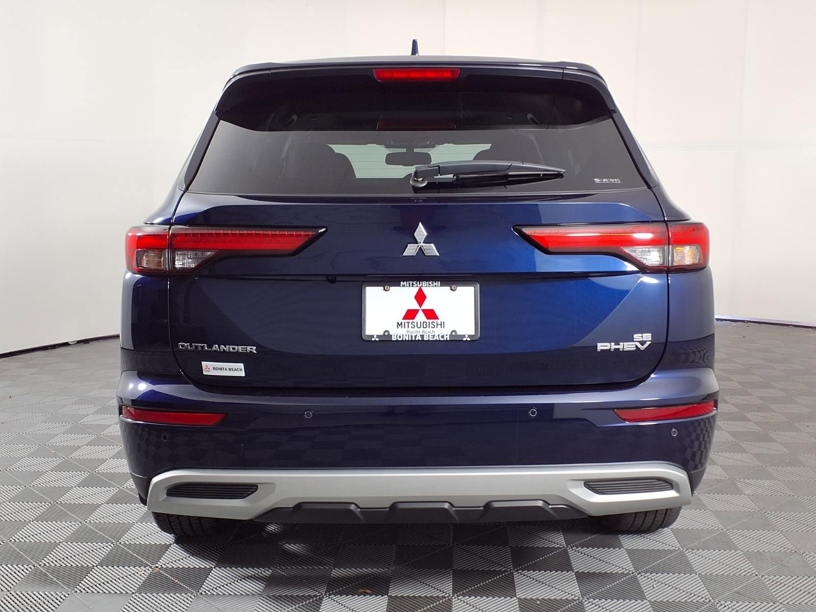 Used 2024 Mitsubishi Outlander SE image 5
