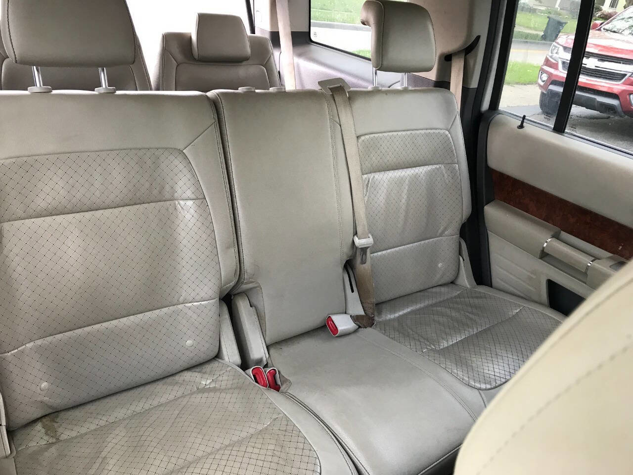 Used 2011 Ford Flex Limited FWD image 11