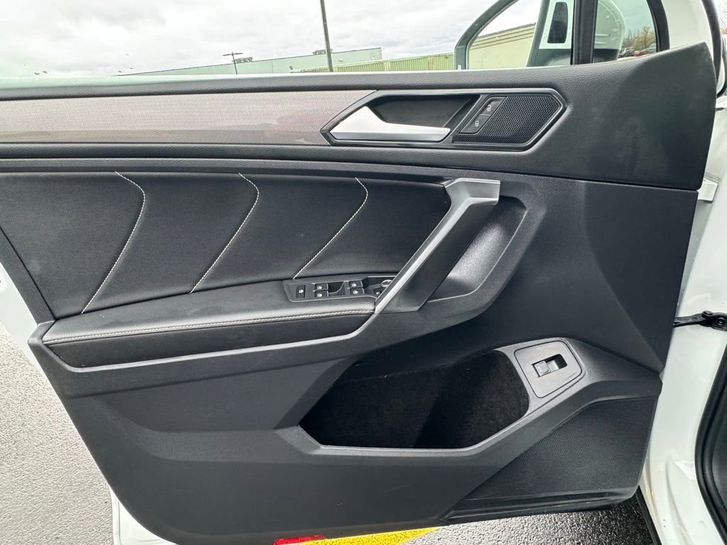 Used 2022 Volkswagen Tiguan SE image 23