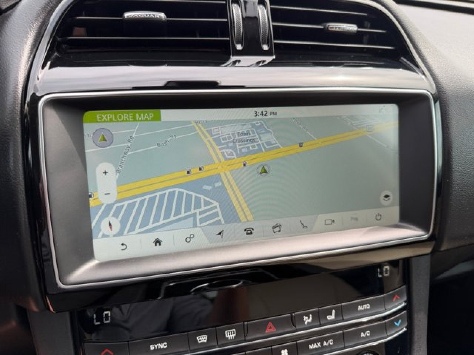 Used 2020 Jaguar F-PACE Premium AWD/4WD image 16