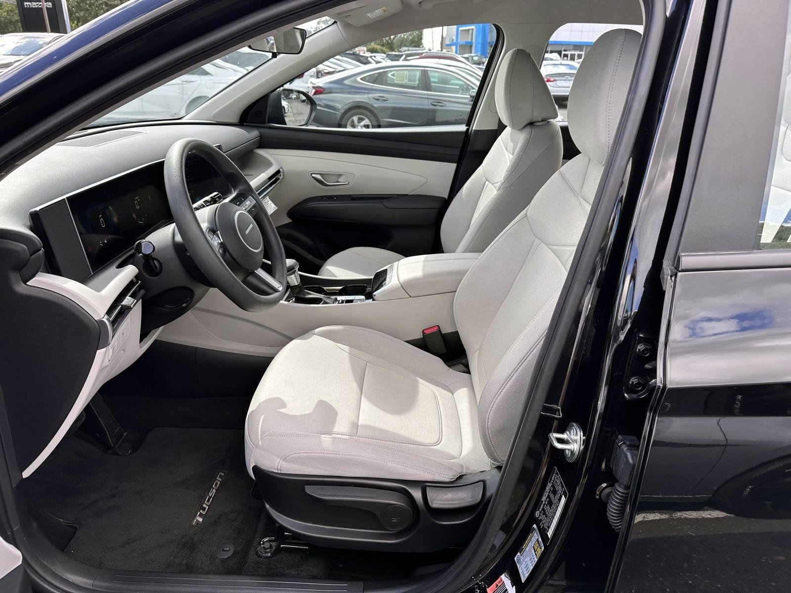 Used 2025 Hyundai Tucson SE AWD/4WD image 11