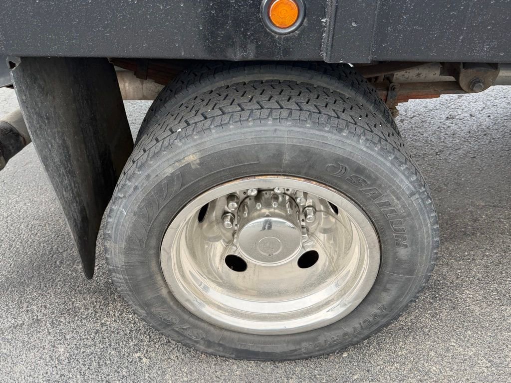 Used 2010 Ford F550 4x4 Regular Cab Super Duty image 10
