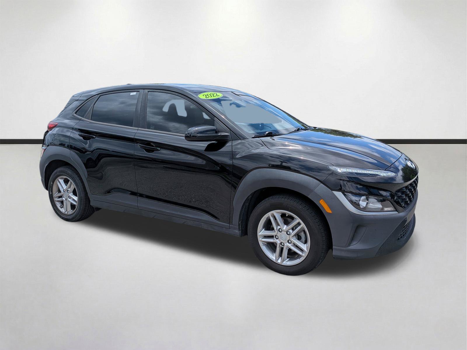 Used 2022 Hyundai Kona SE FWD image 2