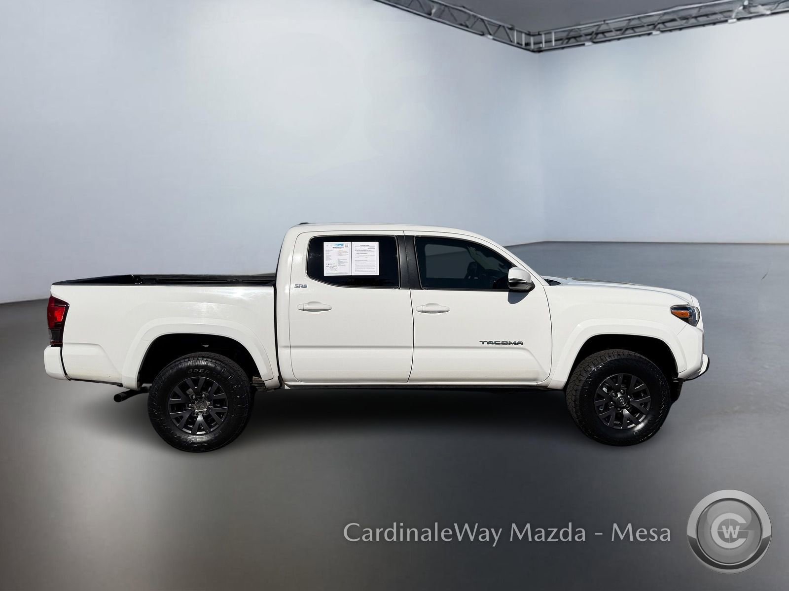 Used 2022 Toyota Tacoma SR5 w/ Technology Package image 3