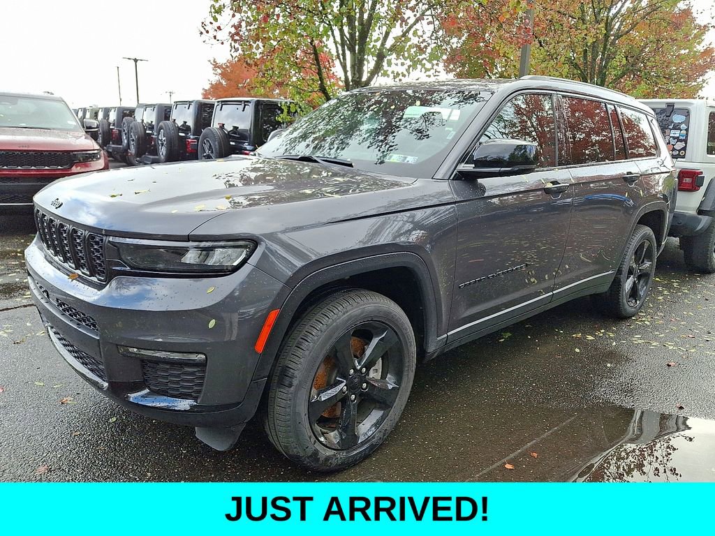 Used 2025 Jeep Grand Cherokee L Limited w/ Black Appearance Package image 3