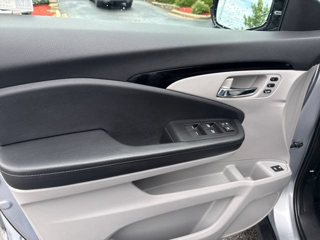 Used 2019 Honda Pilot Touring image 9