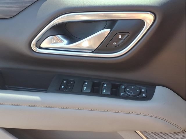 Used 2023 Chevrolet Tahoe Z71 w/ Luxury Package AWD/4WD image 17