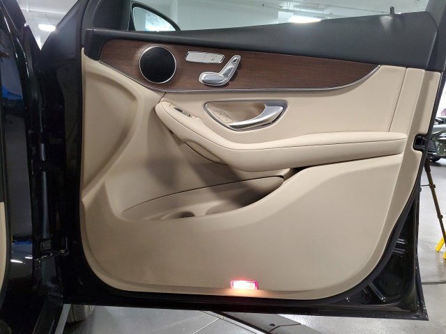 Used 2021 Mercedes-Benz GLC 300 4MATIC image 34
