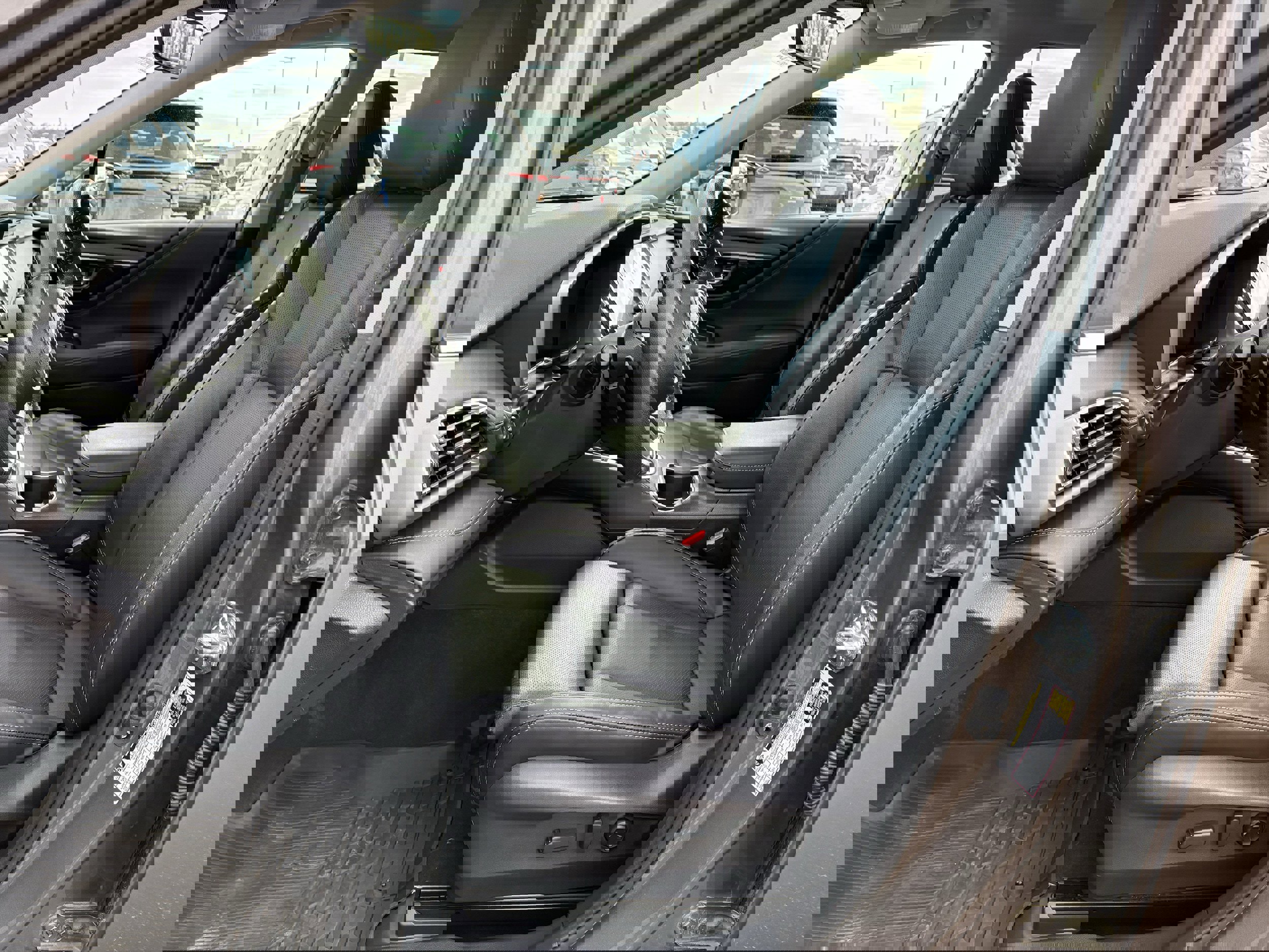 Used 2023 Subaru Outback Limited image 25