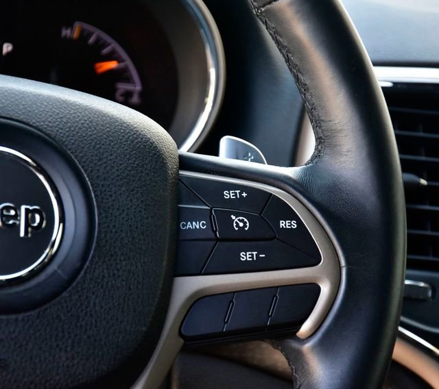 Used 2017 Jeep Grand Cherokee Laredo w/ Quick Order Package 23E image 17