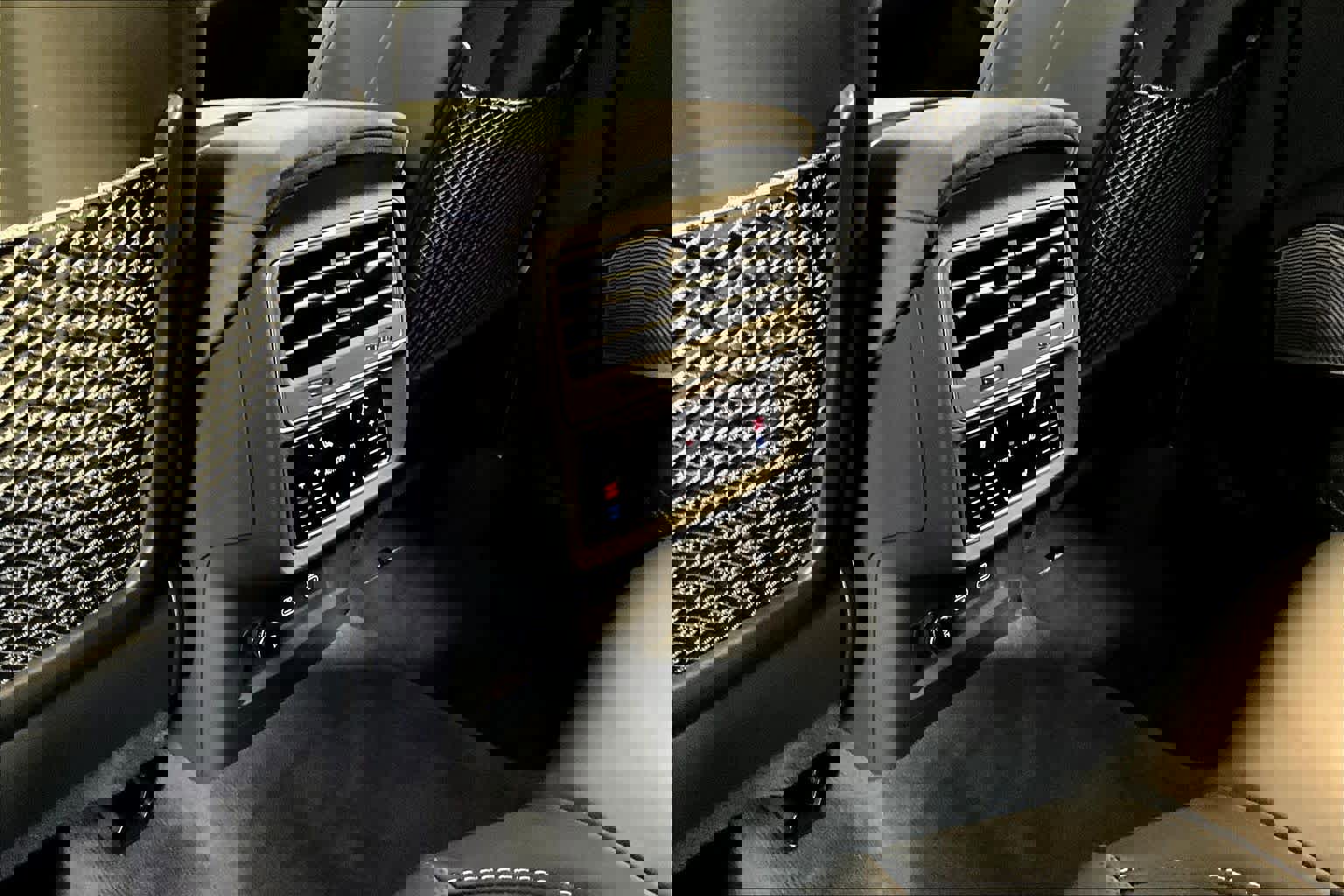 Used 2024 Audi RS Q8 image 35