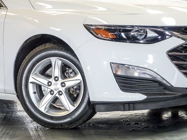 Used 2023 Chevrolet Malibu LS w/ Driver Confidence Package FWD image 4