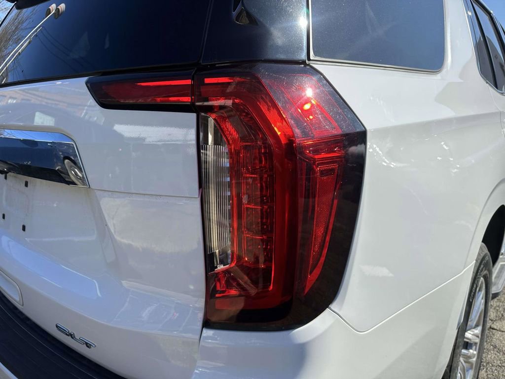 Used 2024 GMC Yukon SLT image 11