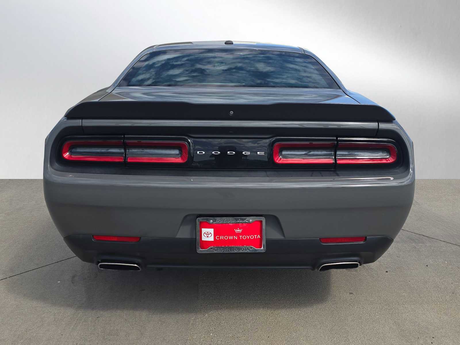 Used 2019 Dodge Challenger SXT w/ Blacktop Package RWD image 4