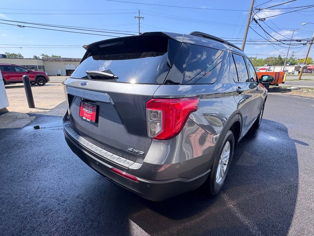 Used 2022 Ford Explorer XLT AWD/4WD image 5