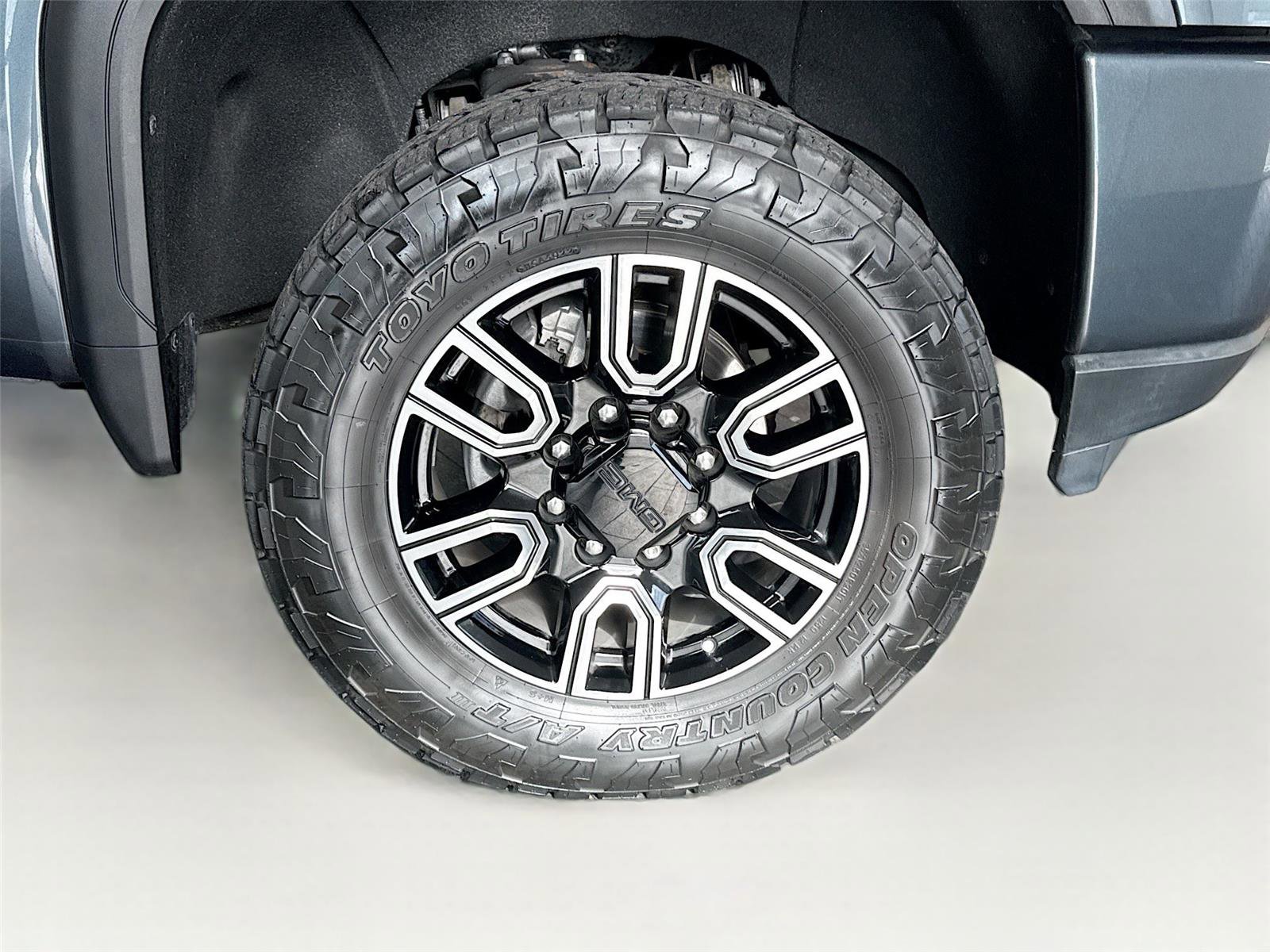 Used 2020 GMC Sierra 2500 AT4 w/ AT4 Premium Package image 28