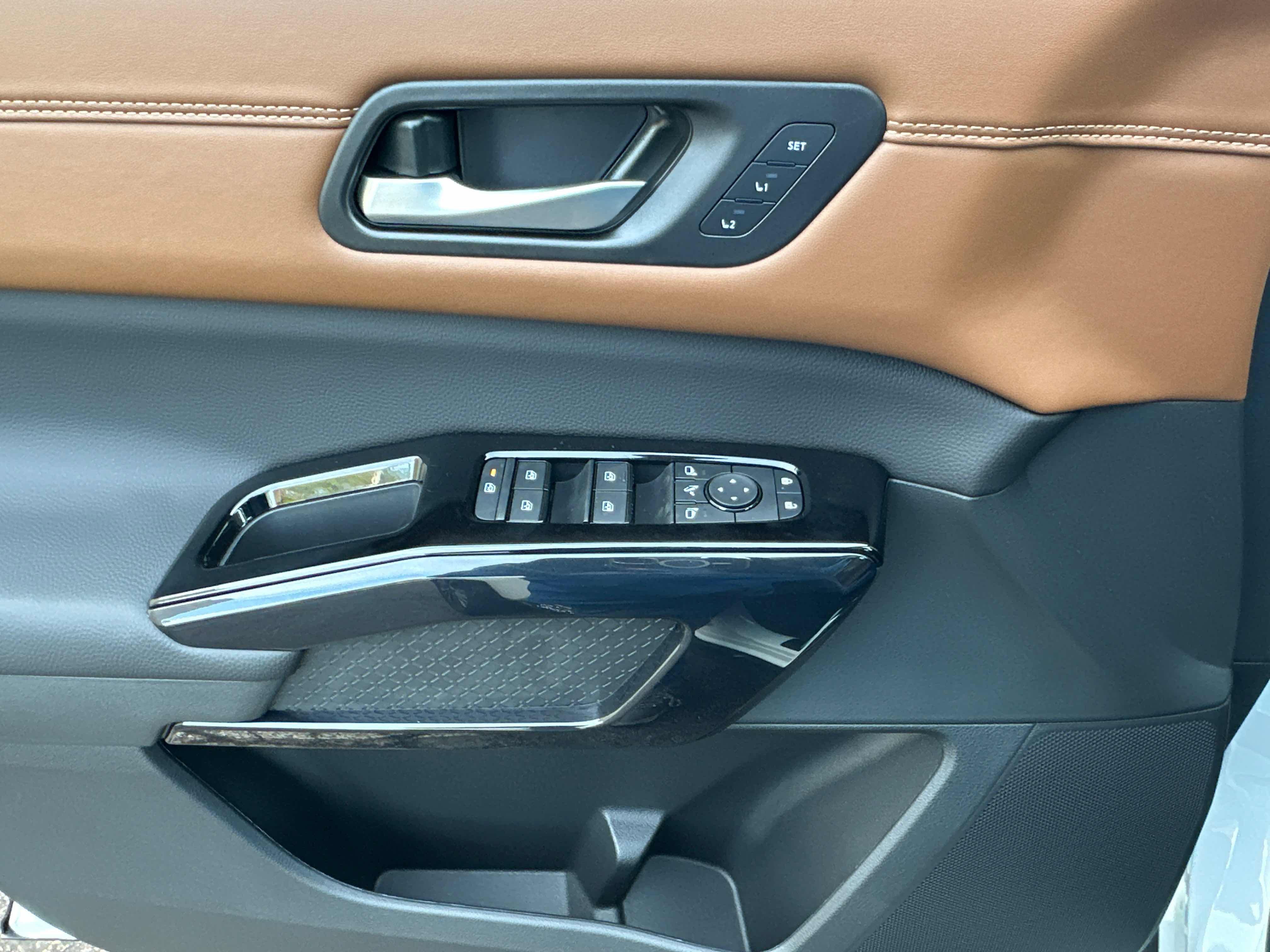 New 2026 Nissan Pathfinder Platinum AWD/4WD image 19