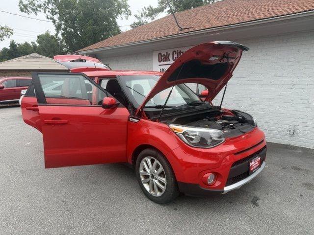 Used 2018 Kia Soul + FWD image 9