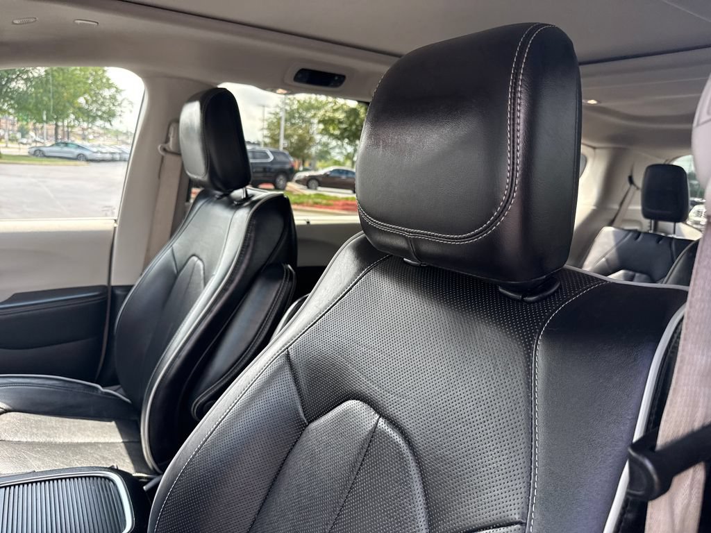 Used 2022 Chrysler Pacifica Limited FWD image 13