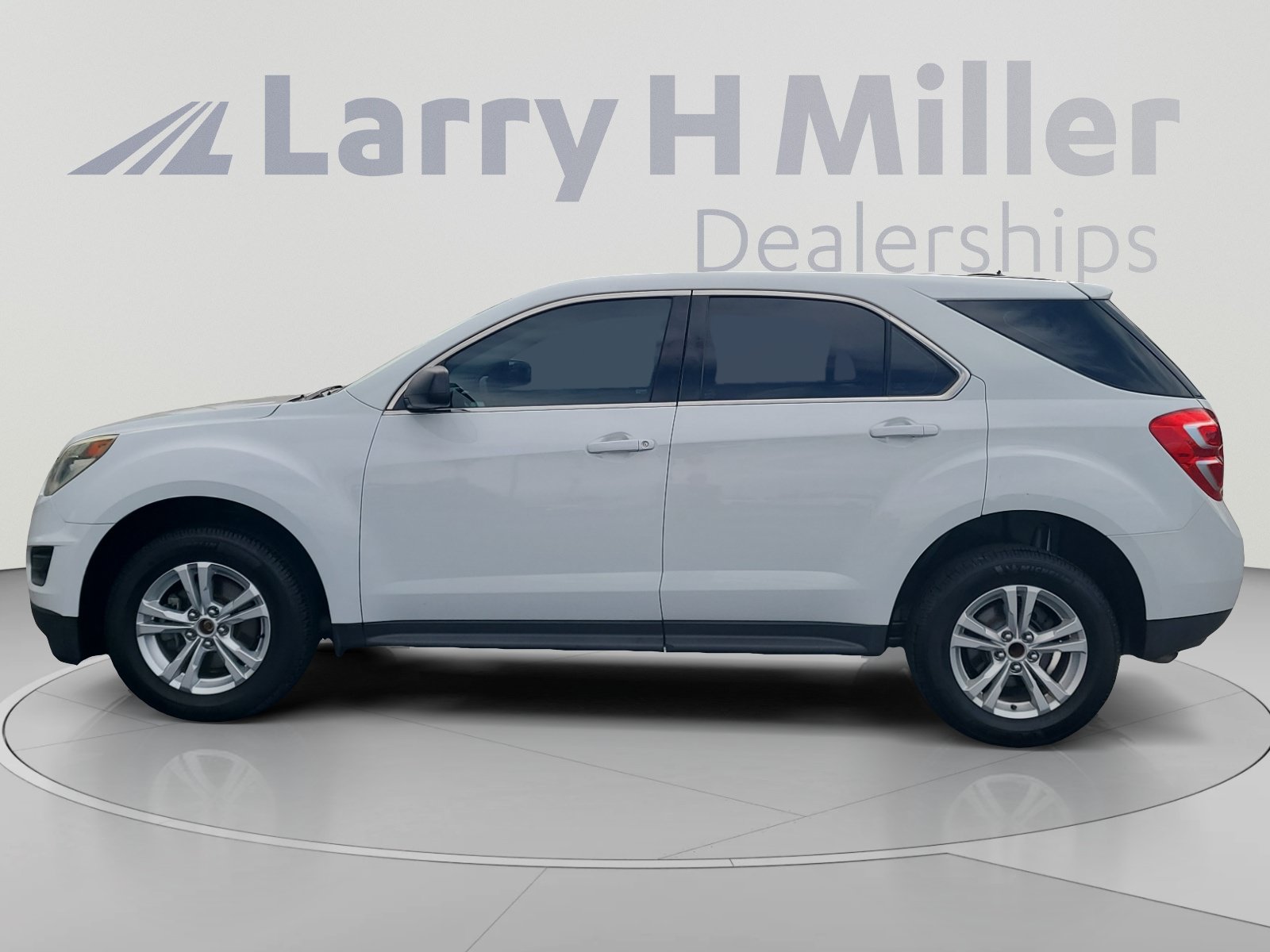 Used 2016 Chevrolet Equinox LS FWD image 2