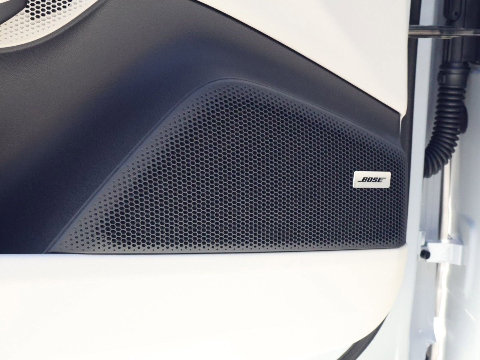 New 2026 Porsche Macan Electric image 14