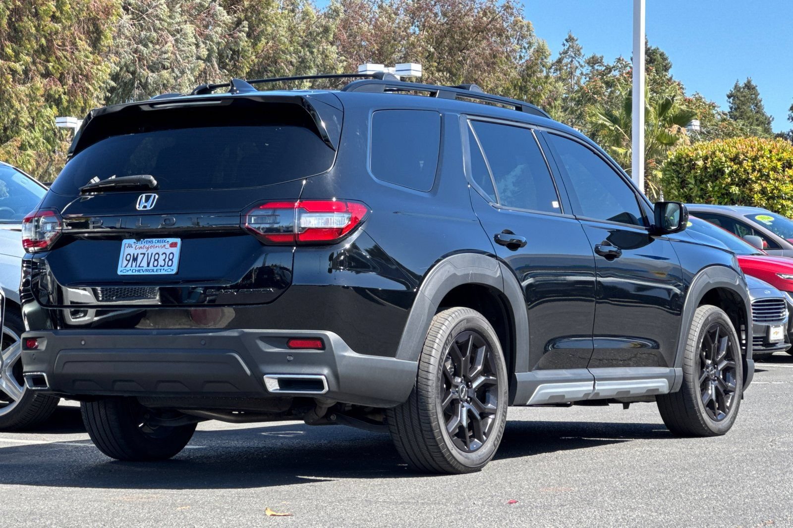 Used 2025 Honda Pilot Black Edition image 5