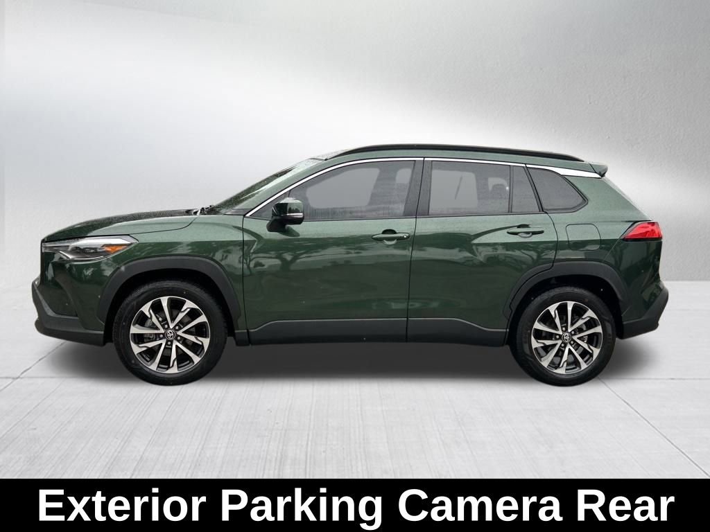 Used 2022 Toyota Corolla Cross XLE image 9
