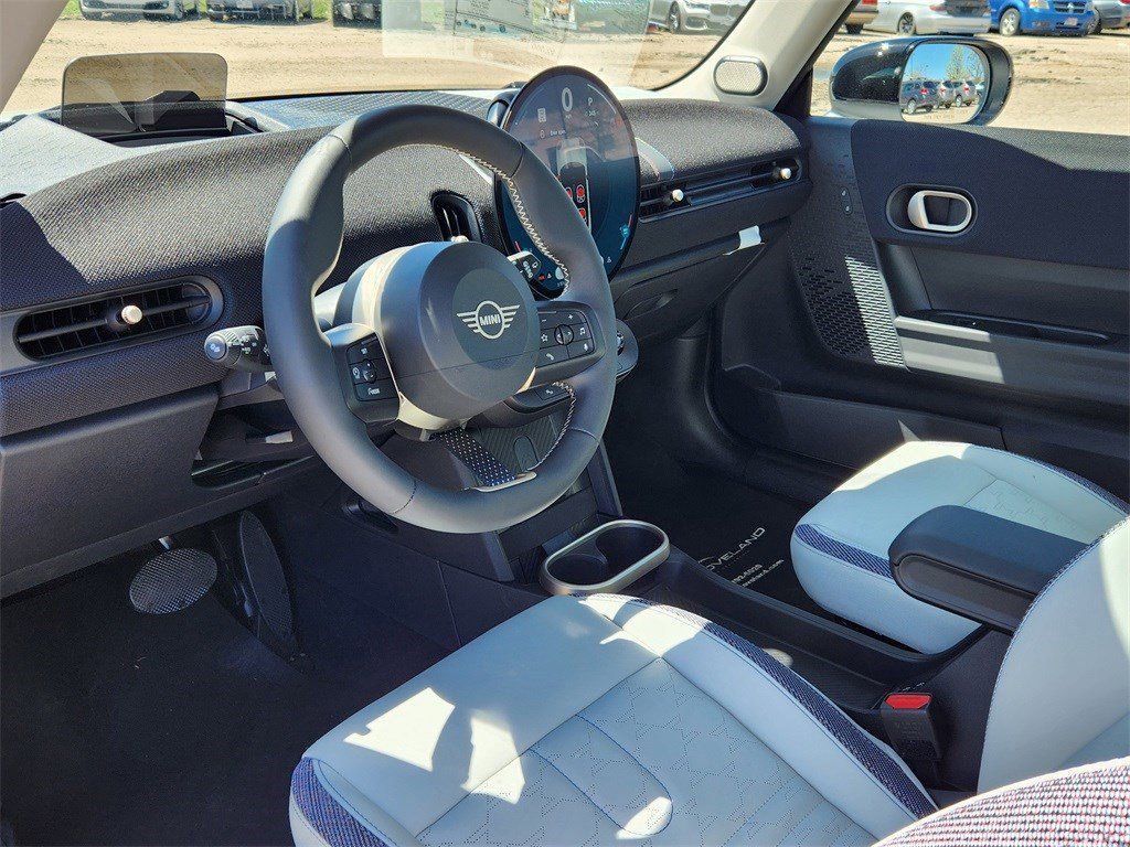 Used 2025 MINI Cooper S FWD image 9