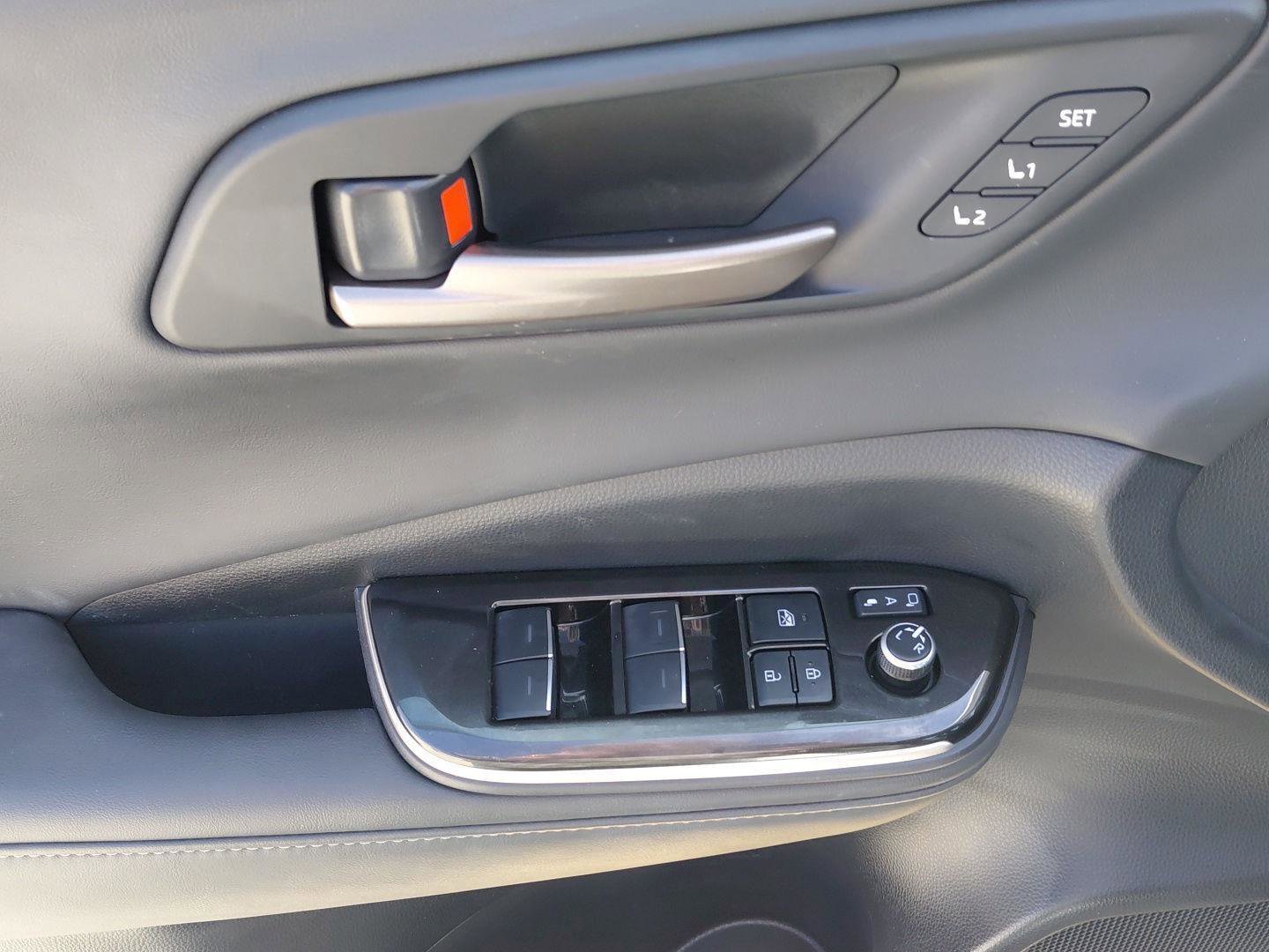 Used 2024 Toyota Crown Limited image 24