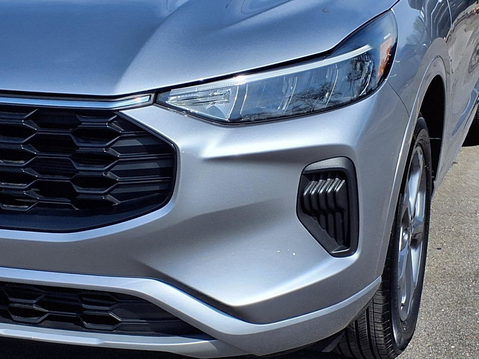 Used 2024 Ford Escape ST-Line w/ Tech Pack #1 AWD/4WD image 31