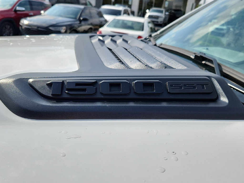 Used 2025 RAM 1500 Laramie w/ Night Edition AWD/4WD image 34