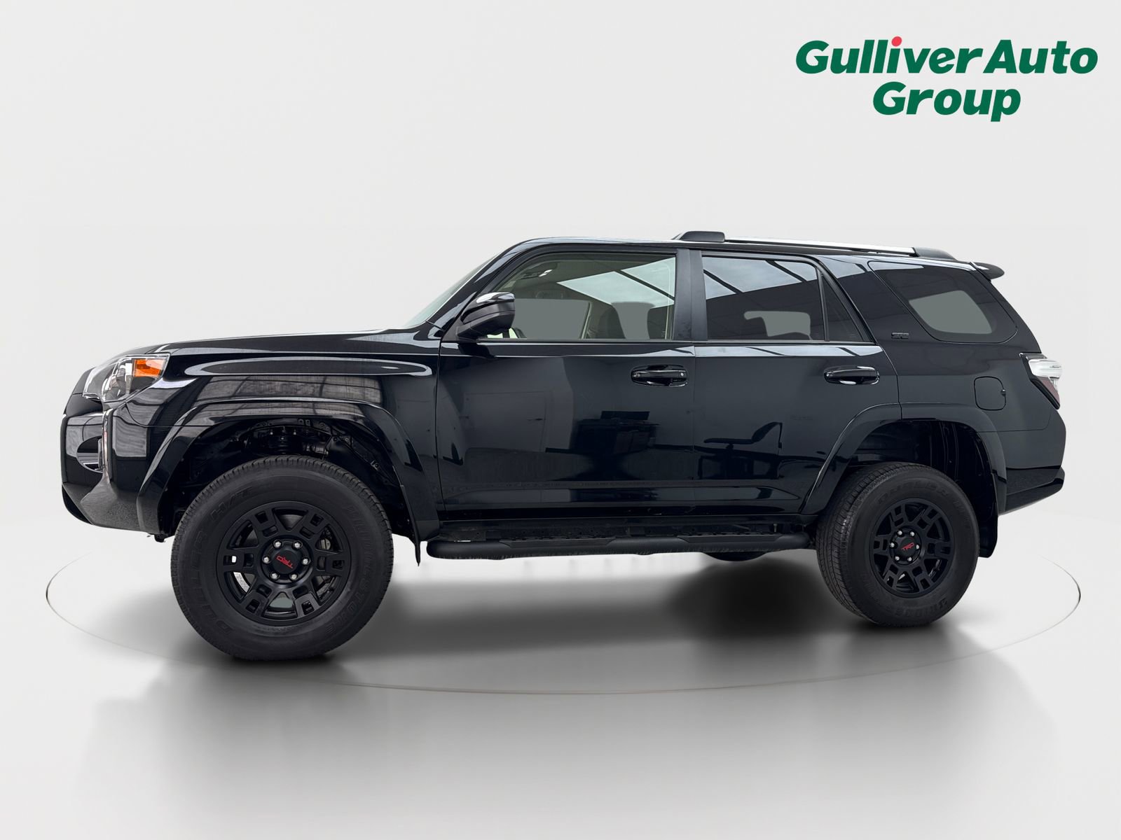 Used 2023 Toyota 4Runner SR5 AWD/4WD image 2