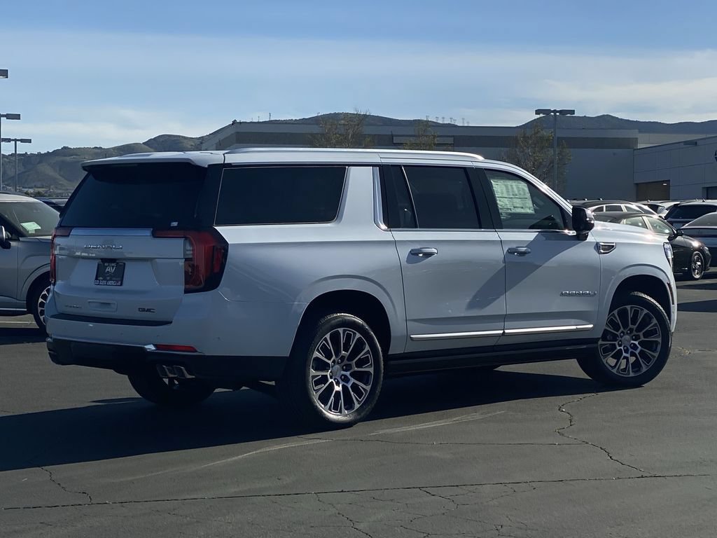 Used 2026 GMC Yukon XL Denali w/ Denali Reserve Package AWD/4WD image 13