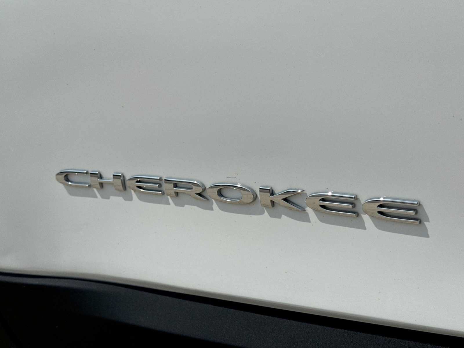 Used 2020 Jeep Cherokee Limited AWD/4WD image 12