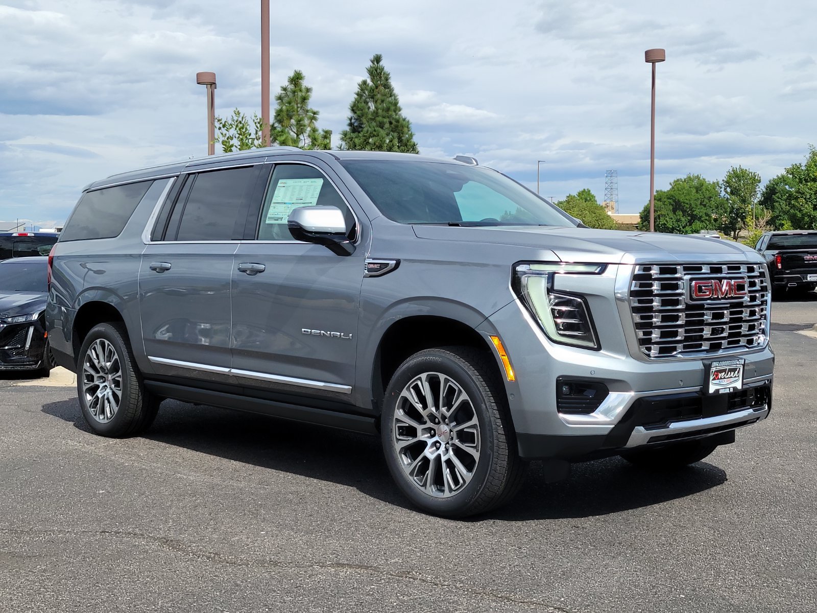 New 2026 GMC Yukon XL Denali w/ Denali Reserve Package AWD/4WD image 1
