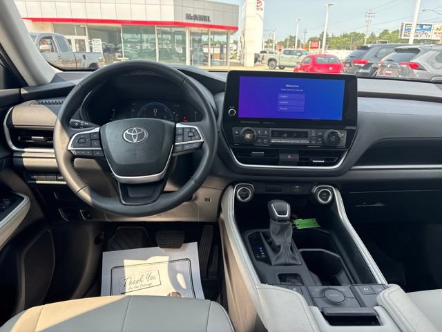 Used 2025 Toyota Grand Highlander AWD Hybrid image 8