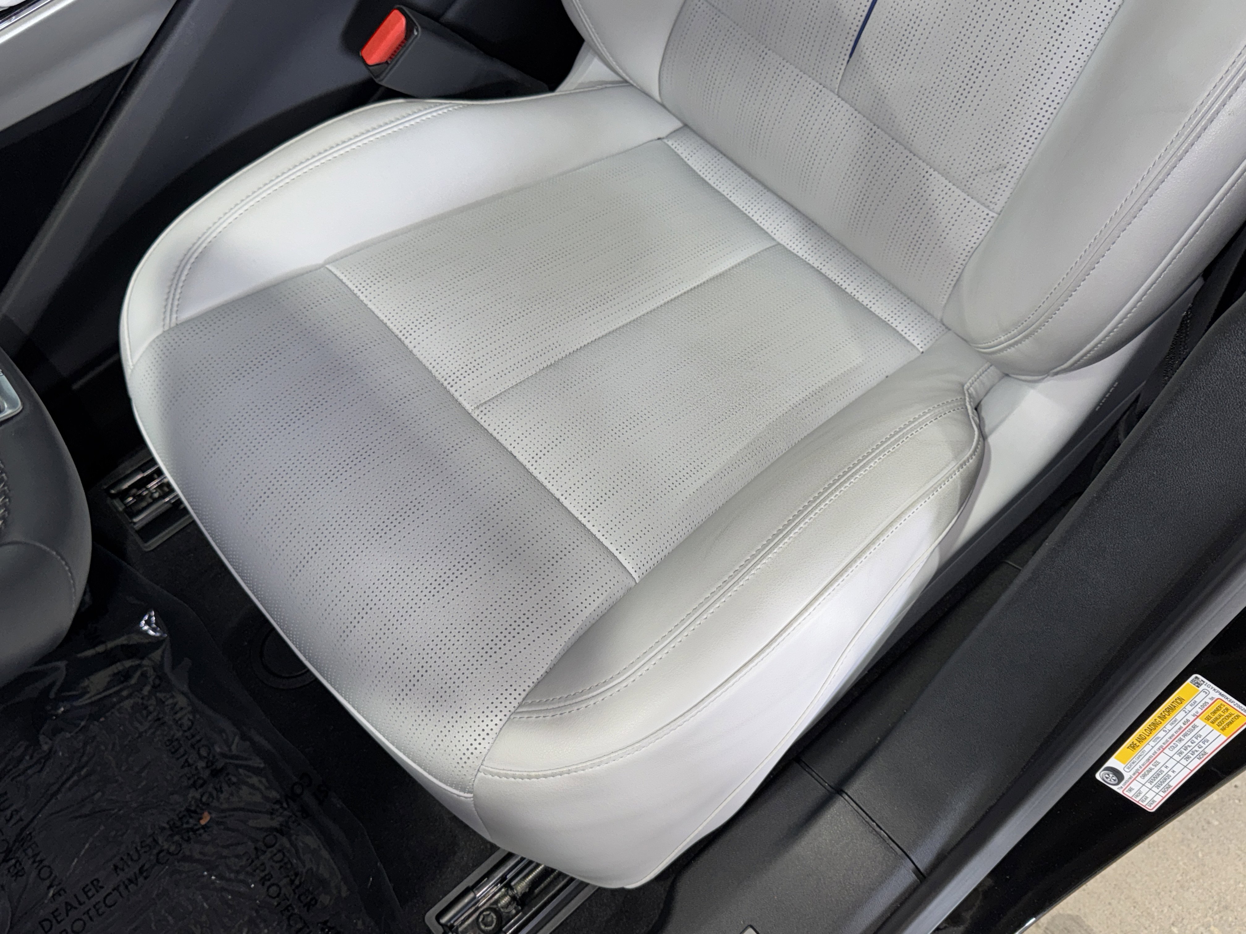 Used 2023 Cadillac Lyriq 2WD image 35