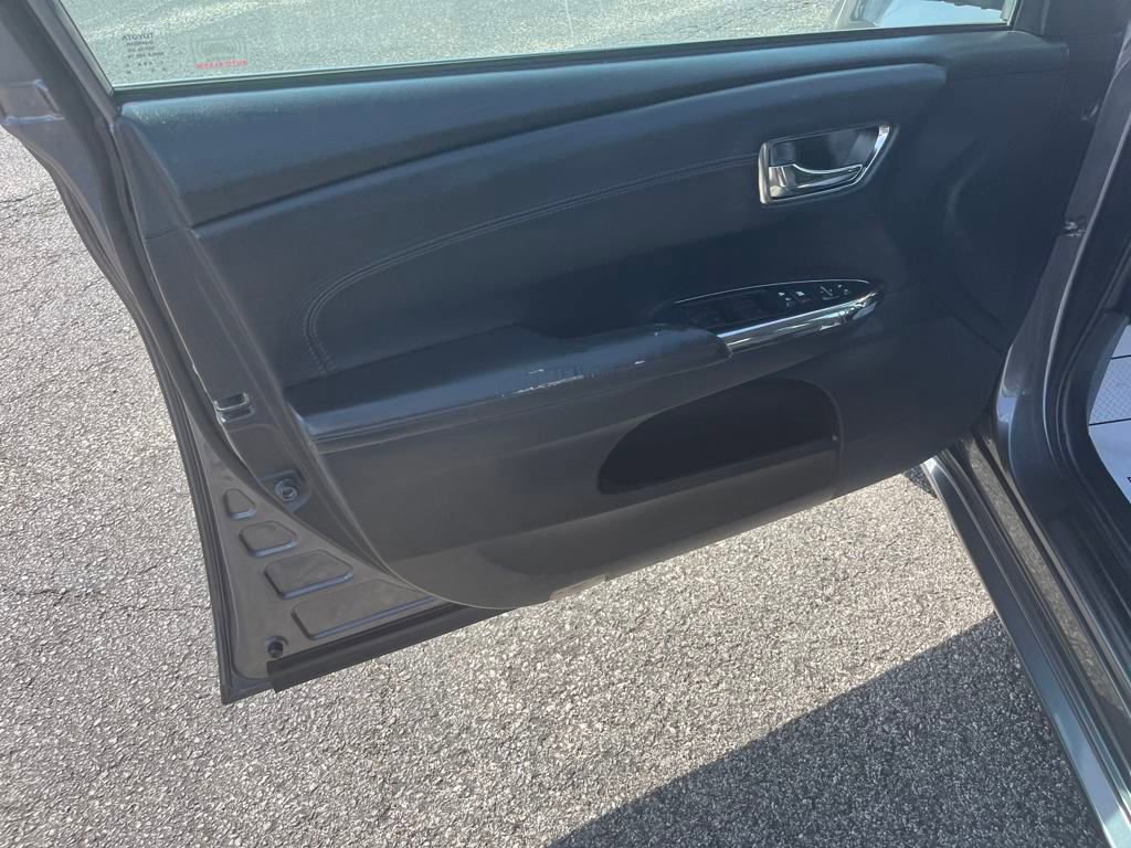 Used 2015 Toyota Avalon XLE image 18