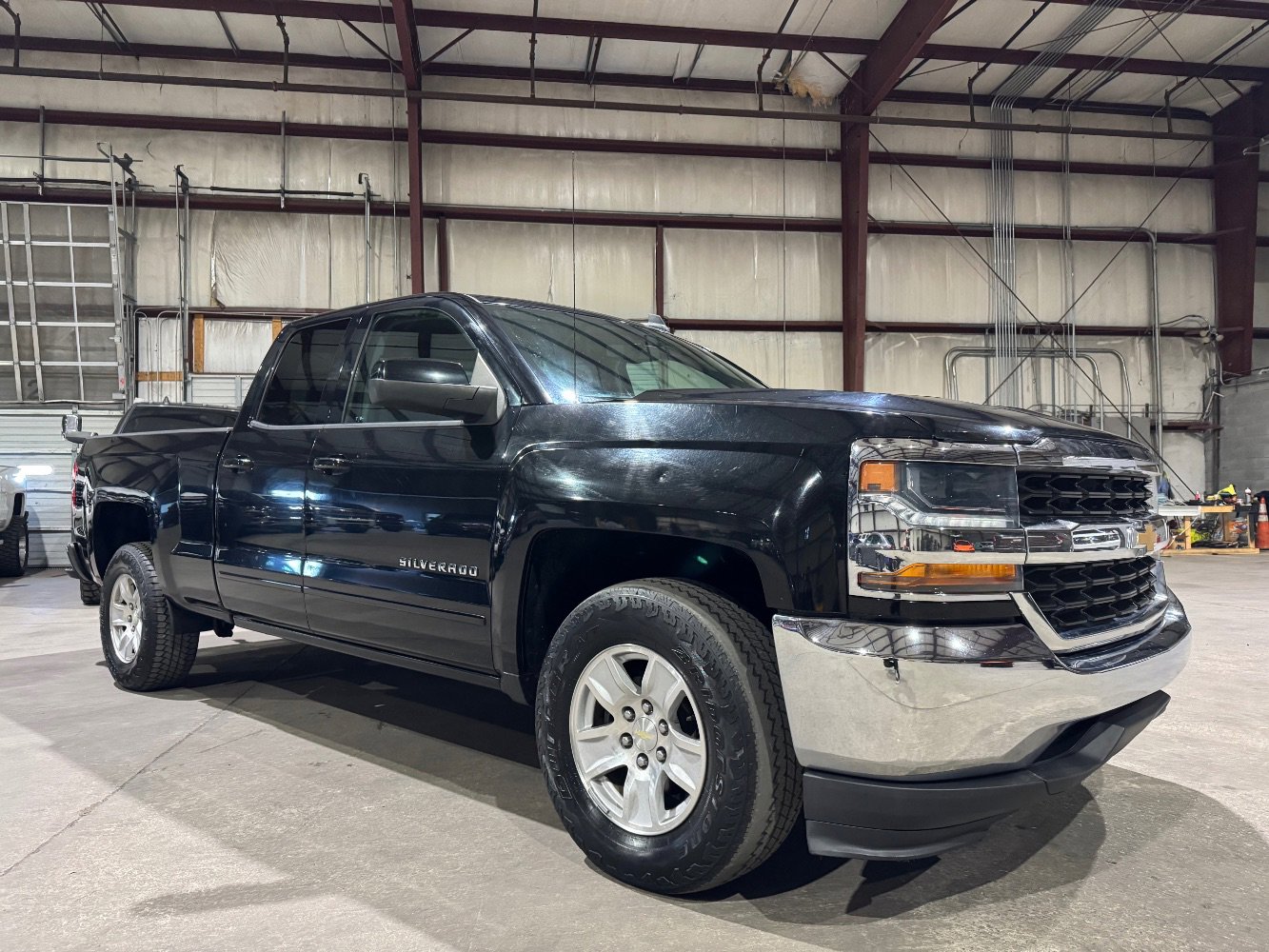 Used 2018 Chevrolet Silverado 1500 LT RWD image 1