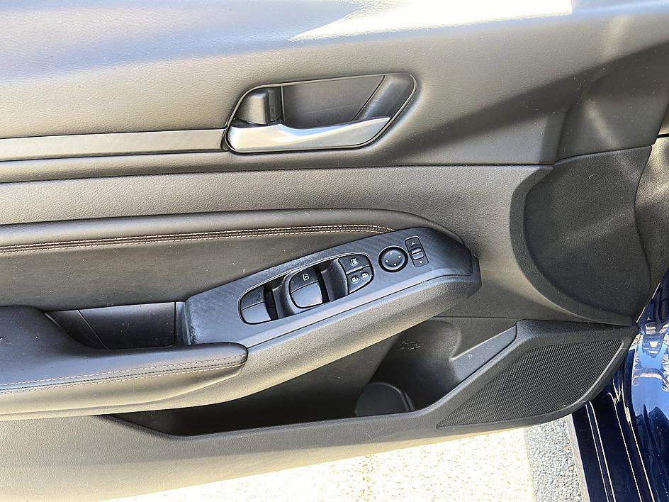 Used 2019 Nissan Altima 2.5 SR w/ SR Premium Package image 9