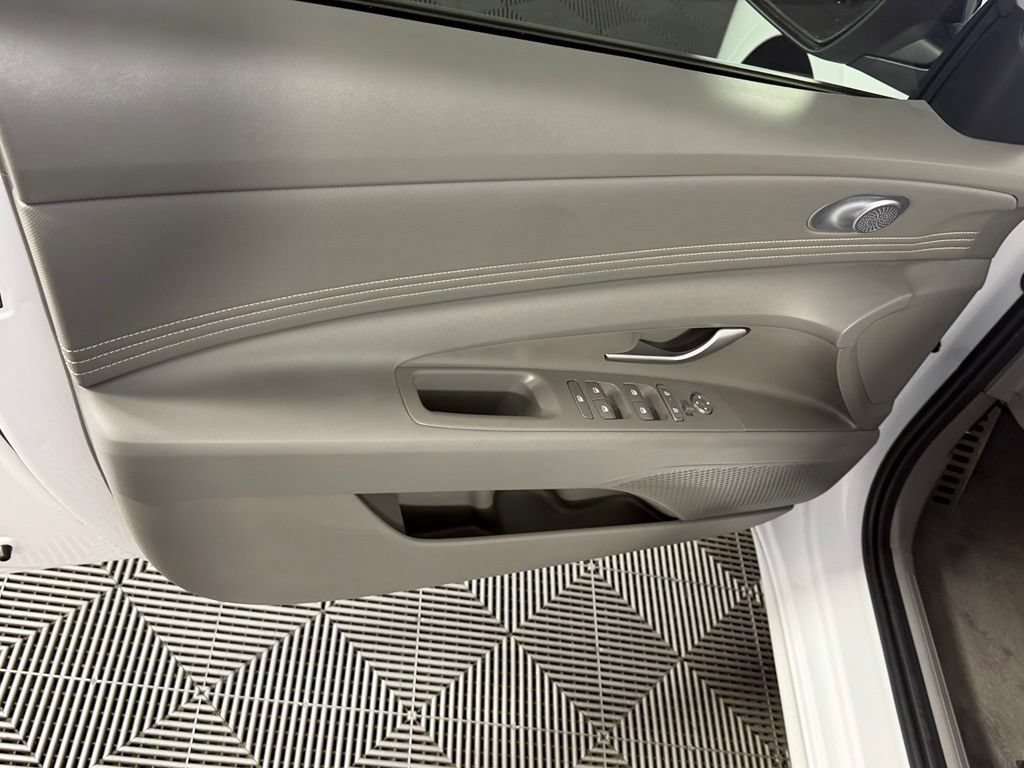 Used 2026 Hyundai Elantra Sport FWD image 24