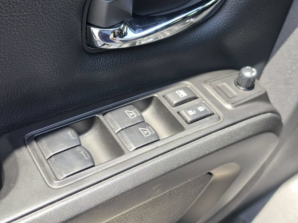 Used 2024 Nissan Titan PRO-4X w/ Off Road Protection Package AWD/4WD image 18